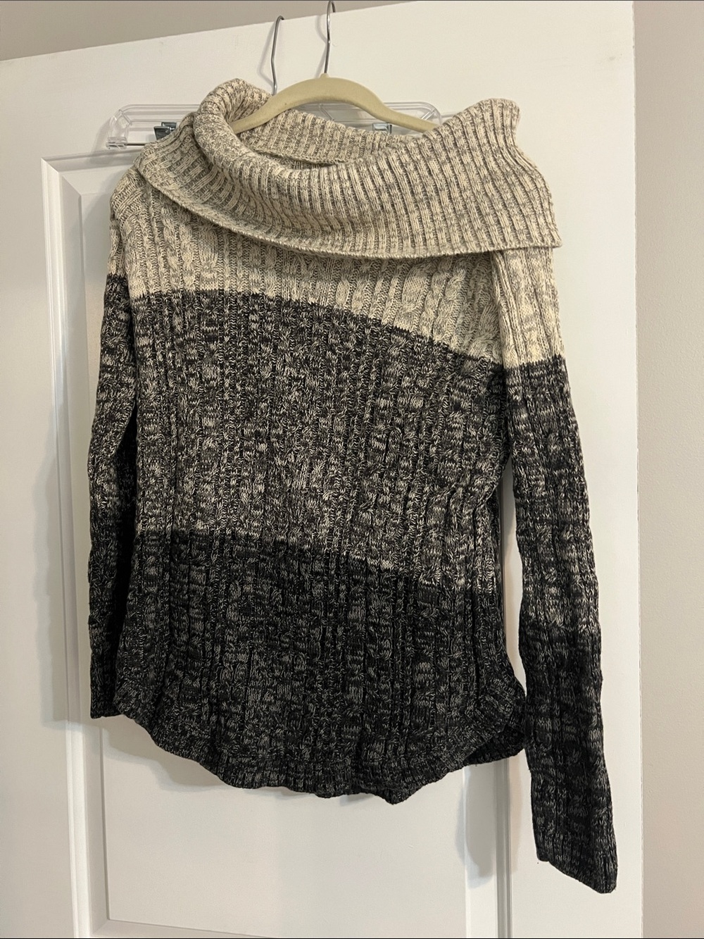 JEANNE PIERRE Two-Tone Ribbed Cowl Neck Sweater - Cream & Black